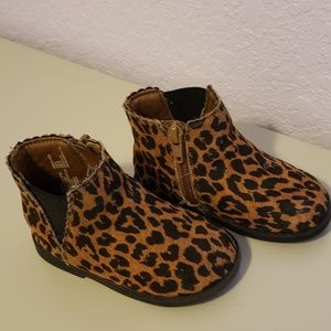 Toddler Garanimals size 6 leopard boots
